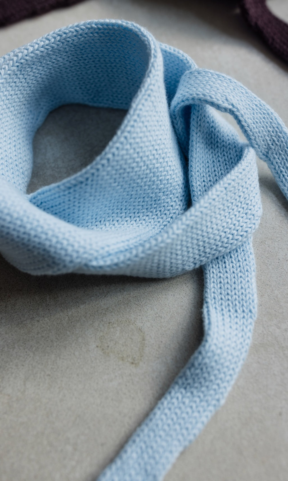 Kleiner Strickschal zum Binden Hellblau aus Bio Baumwolle - abricot coco