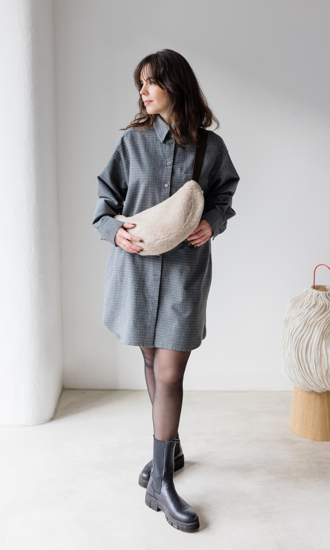 Schafwoll Crossbody Bag mit Handwärmer (Schurwolle) - abricot coco