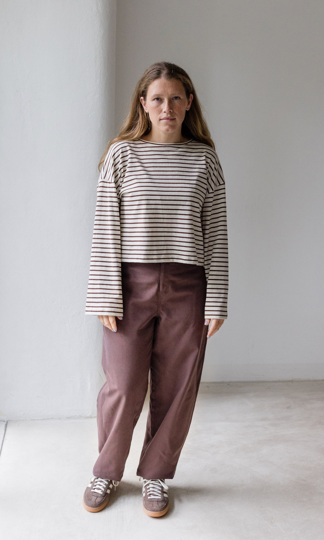Barrel Jeans in Braun